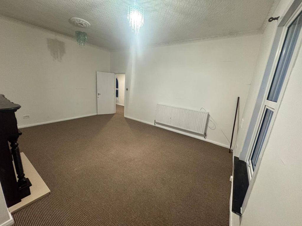 Property photo 3 of 5 Image