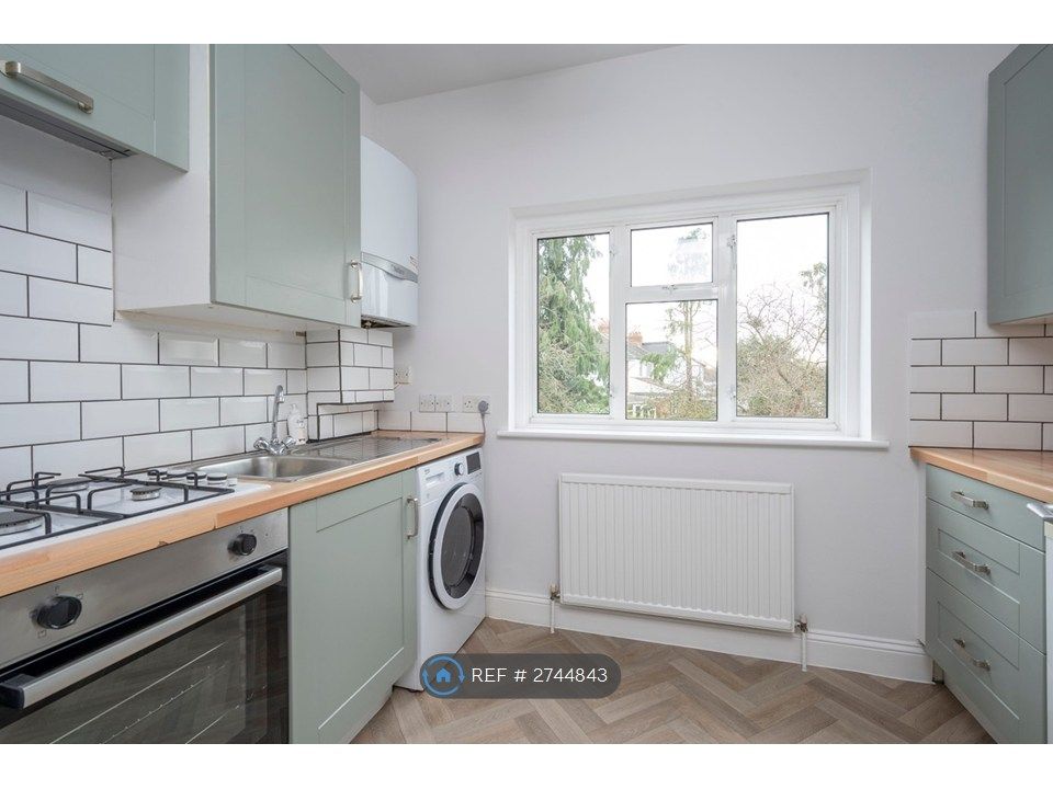 Property photo 3 of 12 Kitchen