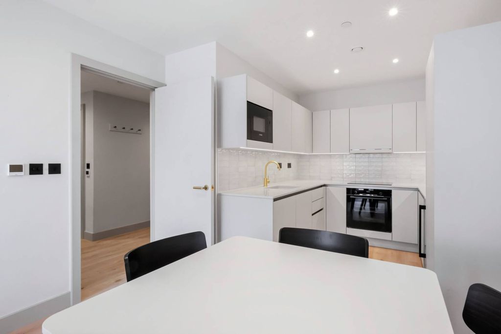 Property photo 1 of 29