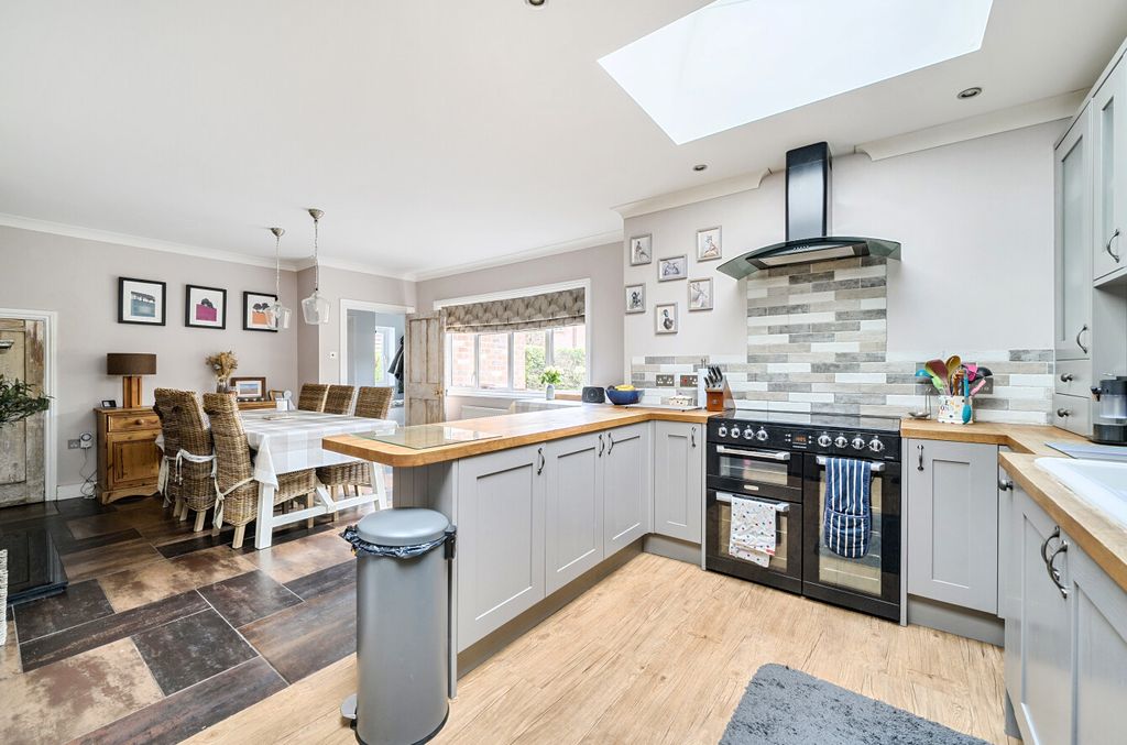 Property photo 3 of 19 1446979-5-69Df5Da...