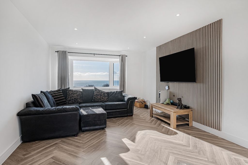 Property photo 2 of 56 5152233