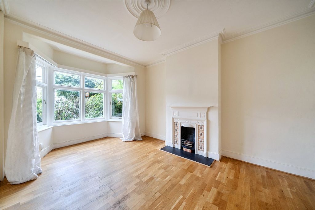 Property photo 2 of 20 Picture No. 27