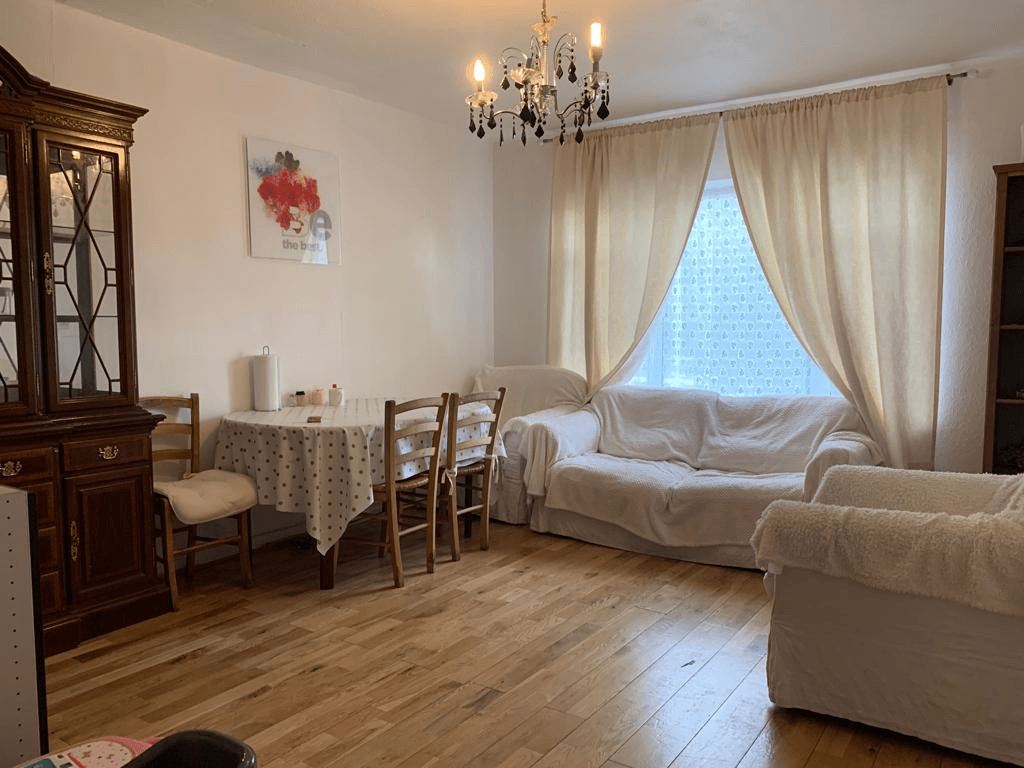 Property photo 1 of 14 Four Bedrooms With Two Bathrooms Close To Gants Hill Central Line Tube Station