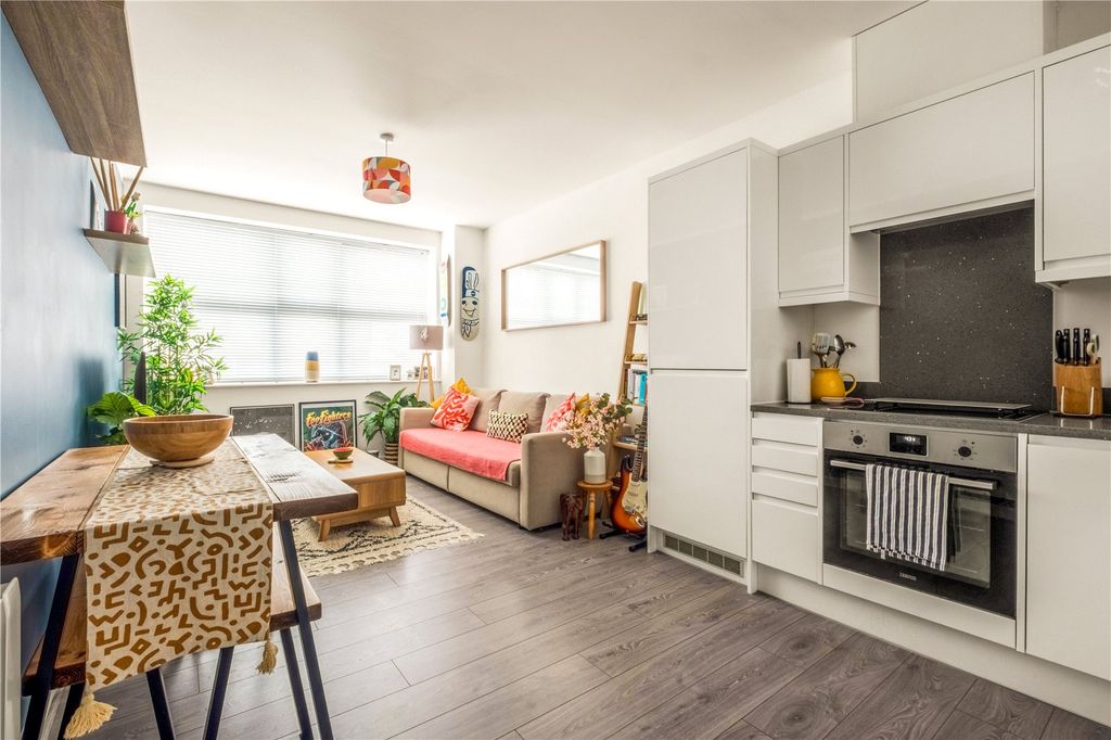 Property photo 2 of 18 Picture No. 06