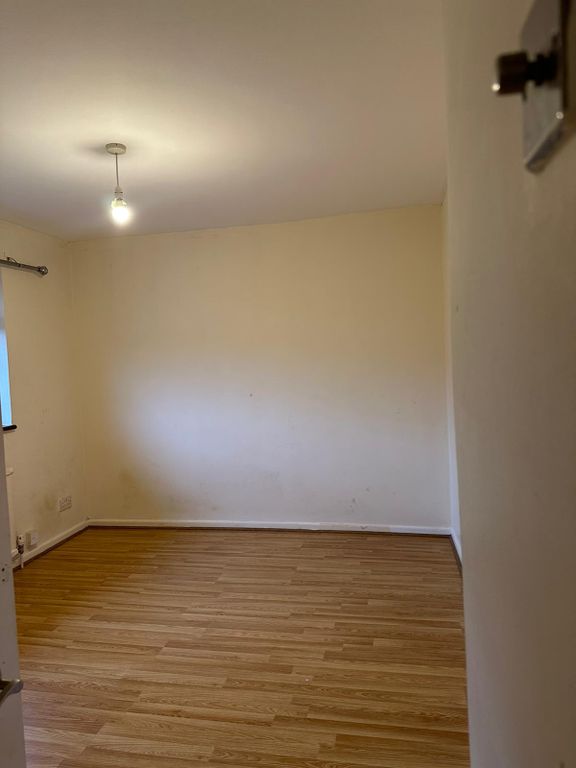 Property photo 1 of 2