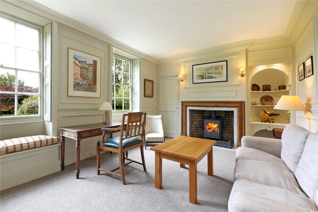 Property photo 2 of 20 Sitting Room