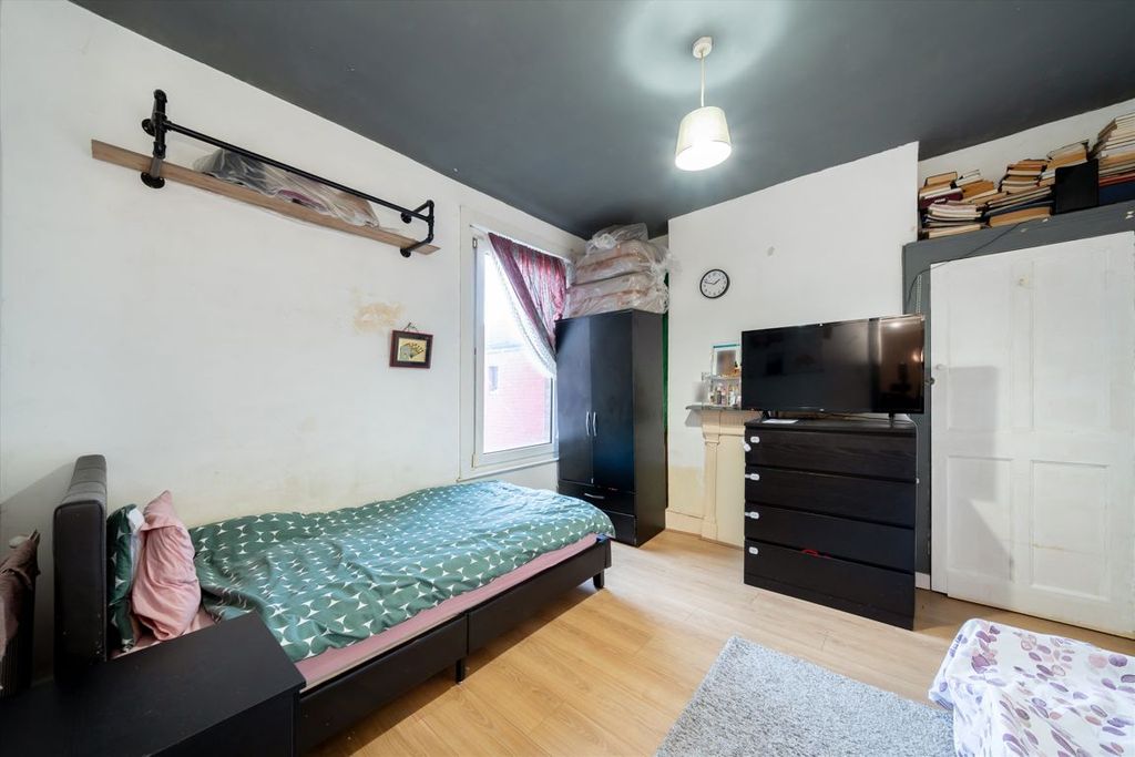 Property photo 3 of 4