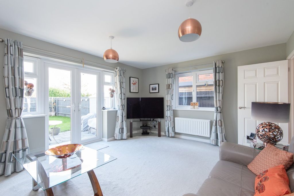 Property photo 3 of 11