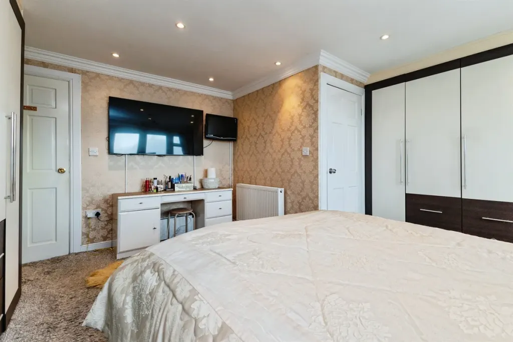 Additional image 17 of 5 bed semi-detached house for saleHeythrop Drive, Middlesbrough TS5