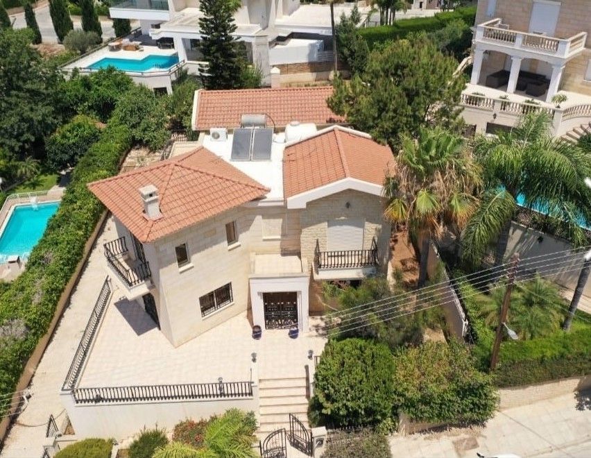 Property photo 2 of 56