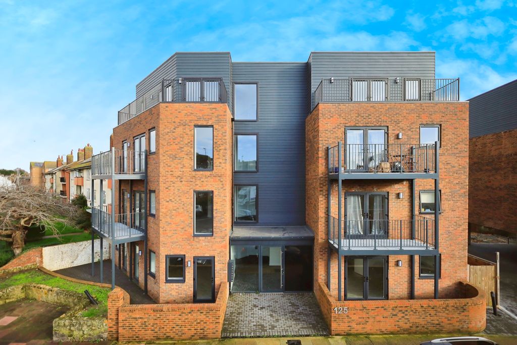 Property photo 1 of 9 Front