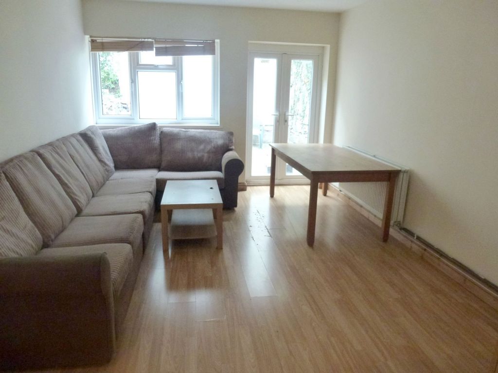 Property photo 2 of 14 Photo 13