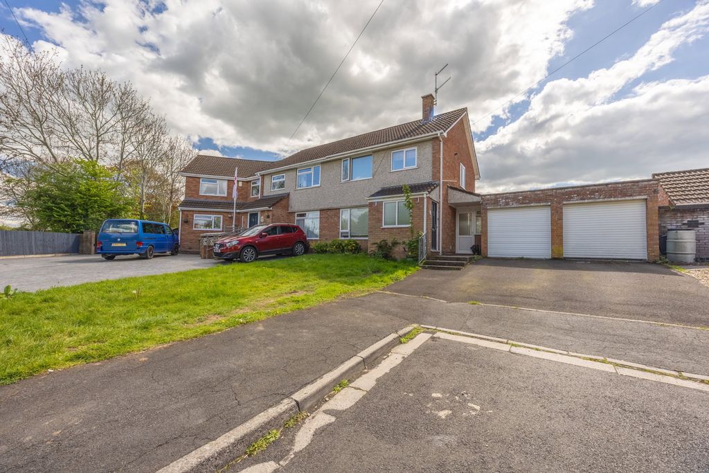 Property photo 1 of 30