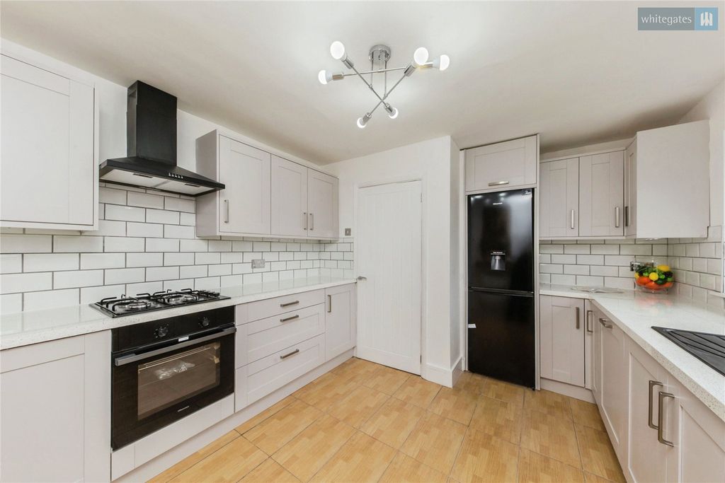 Property photo 1 of 16 Picture No. 15