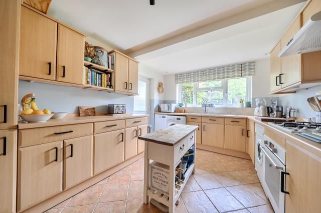 Property photo 2 of 20 Kitchen