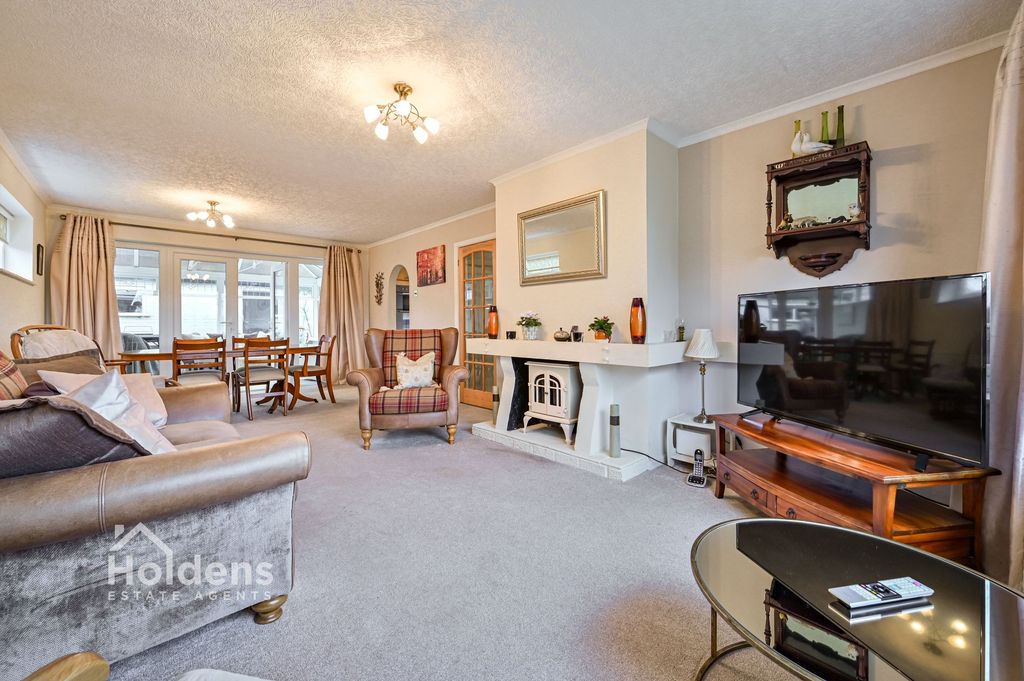 Property photo 2 of 25