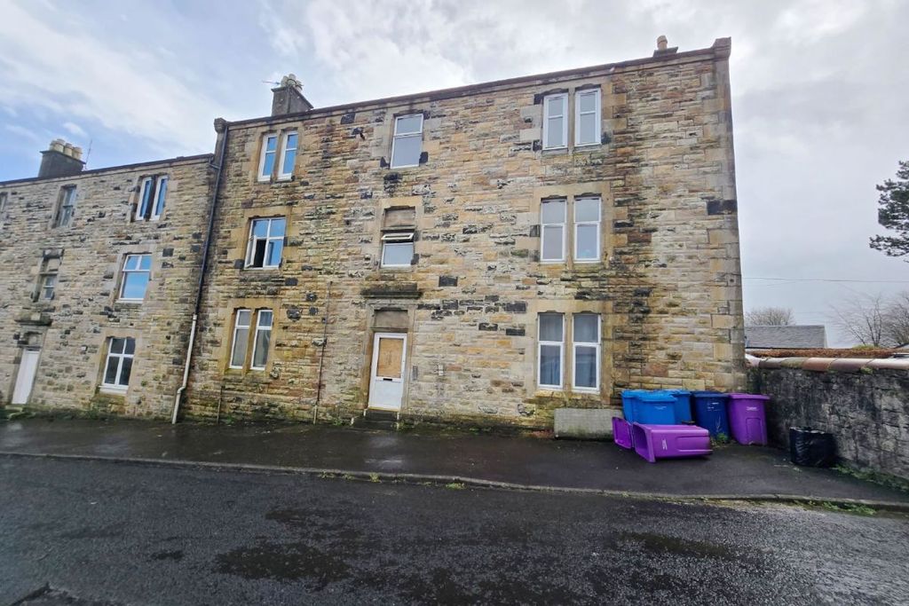 Property photo 3 of 5