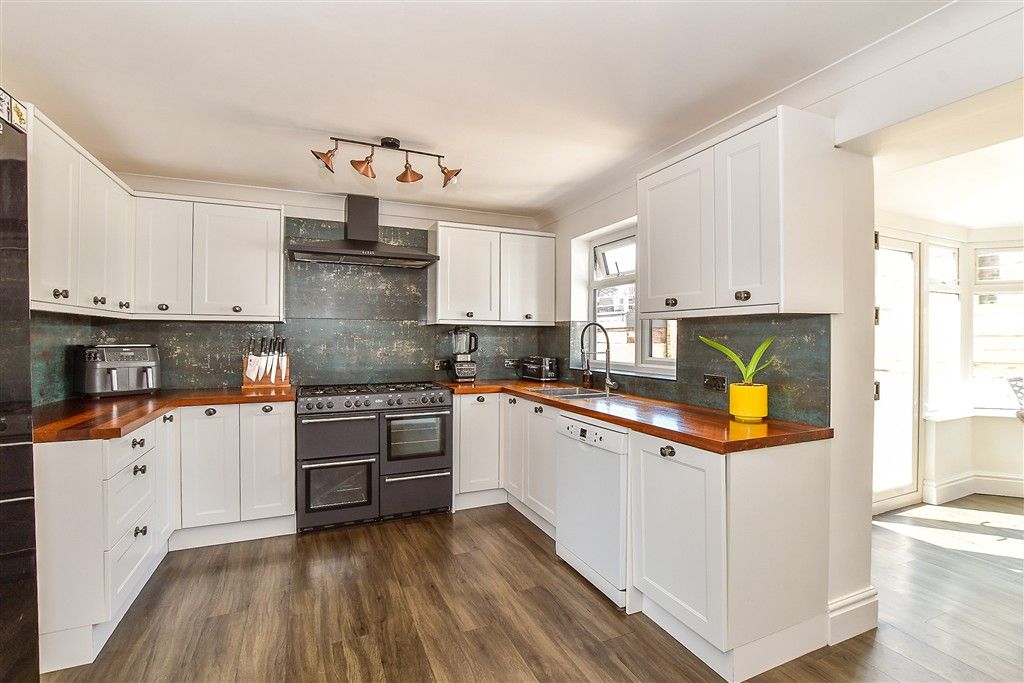 Property photo 2 of 16 Kitchen