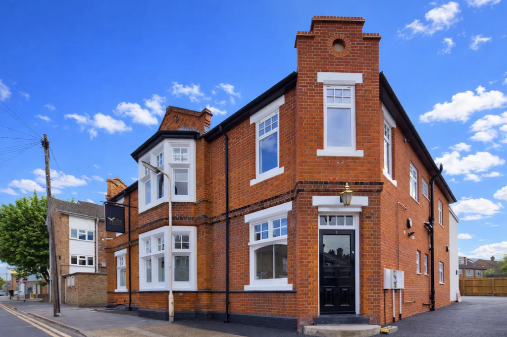 Property photo 1 of 11