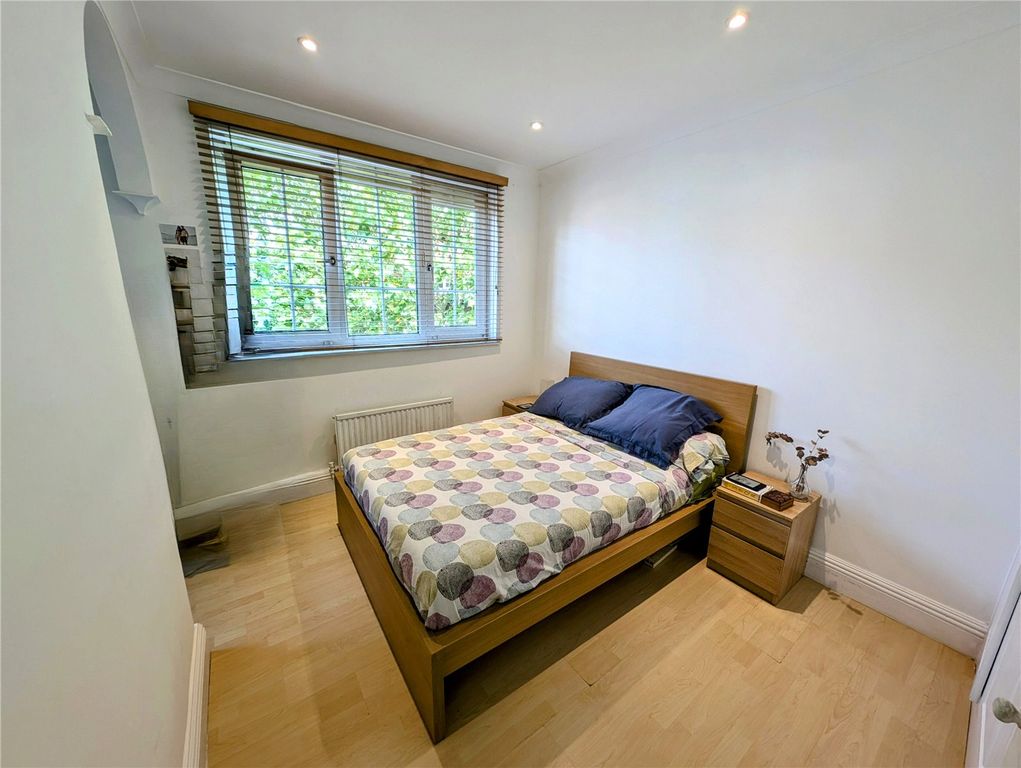 Property photo 3 of 7 Picture No. 02