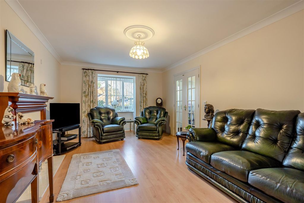 Property photo 3 of 18