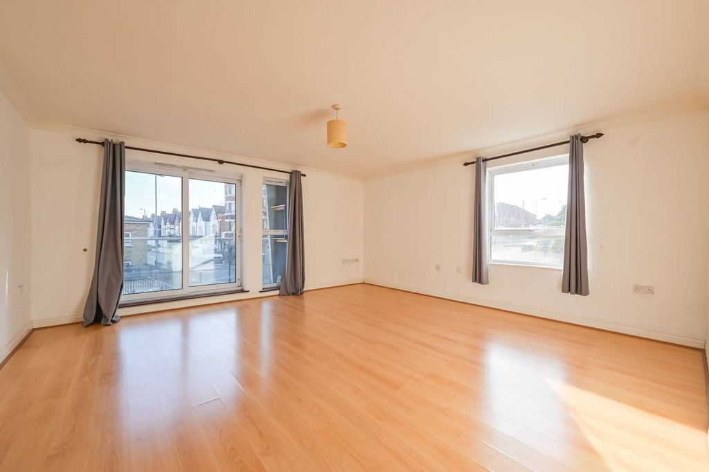 Property photo 2 of 14