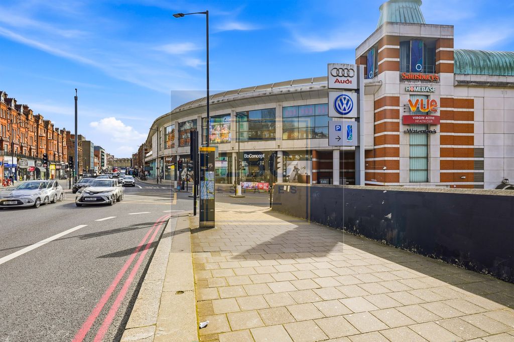 Property photo 3 of 31