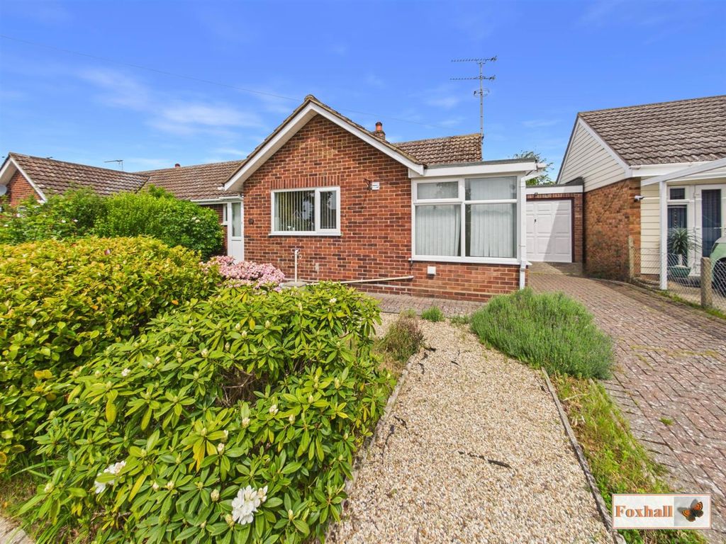 Property photo 1 of 19 Front Garden