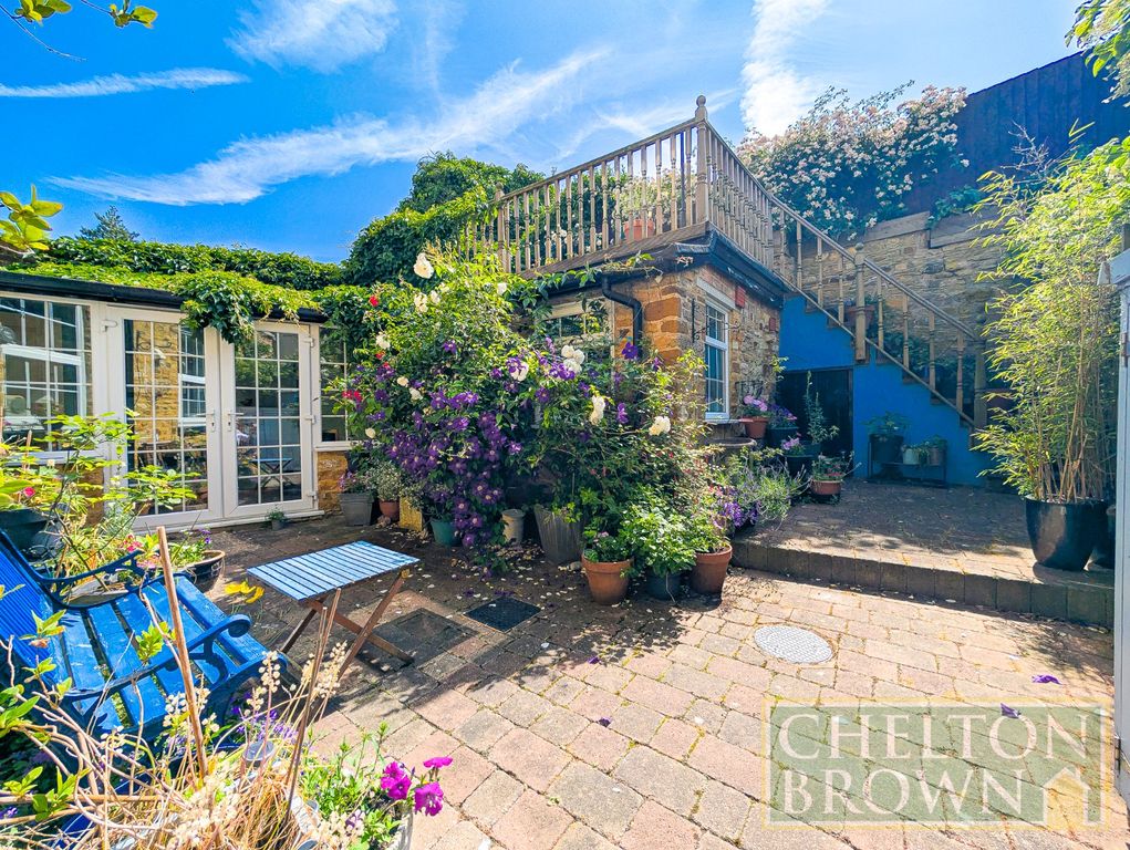 Property photo 2 of 69 Rear Garden