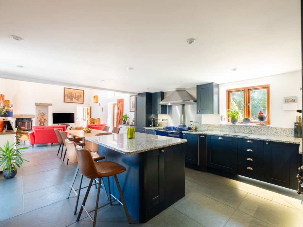Property photo 3 of 31 Open Plan Living