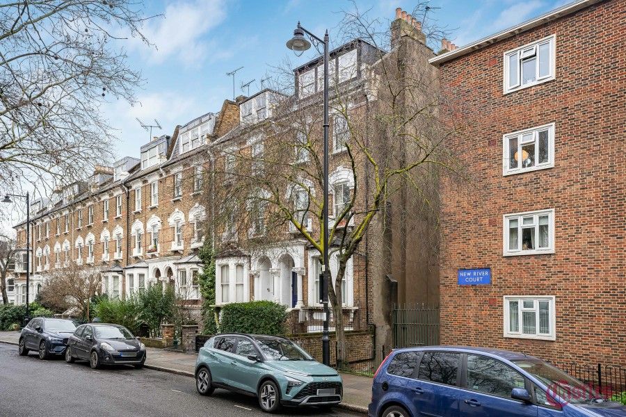 Property photo 2 of 23