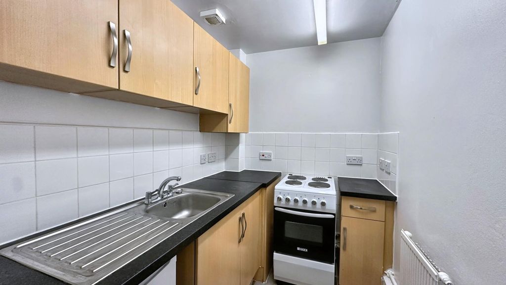 Property photo 2 of 4 P0Nttzg8Xku9E-Lbkov1Pw