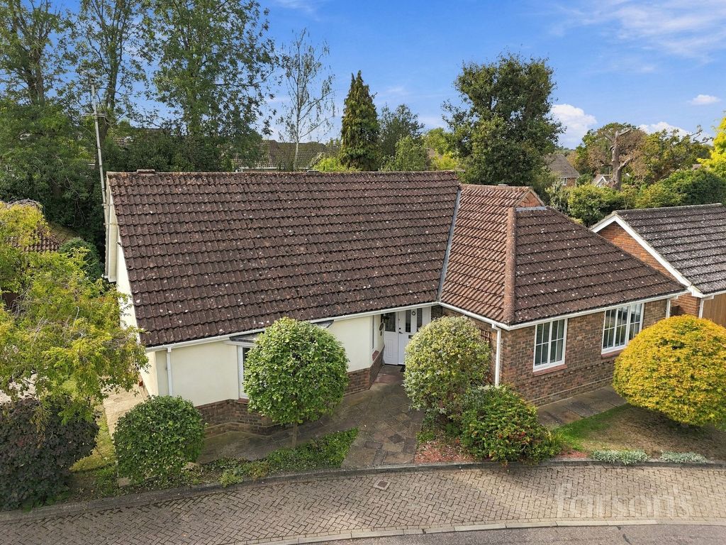 Property photo 1 of 32
