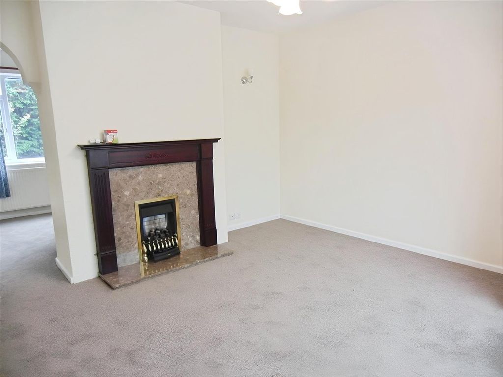 Property photo 3 of 12 Lounge Area
