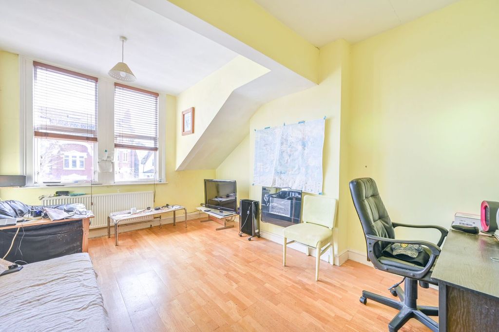 Property photo 2 of 9