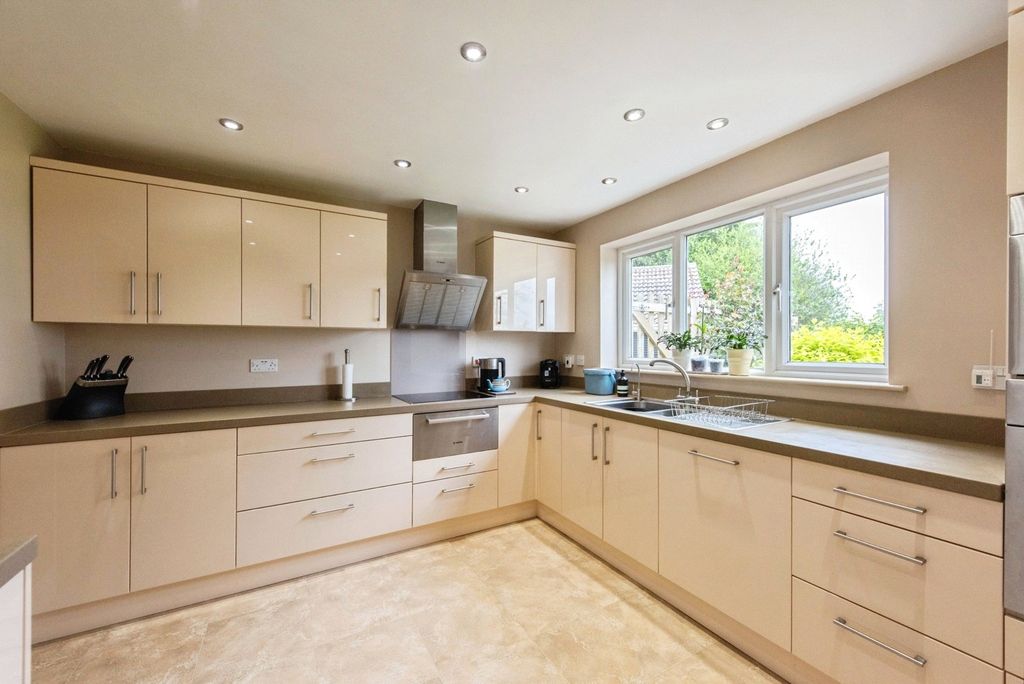 Property photo 2 of 18 Picture No. 03