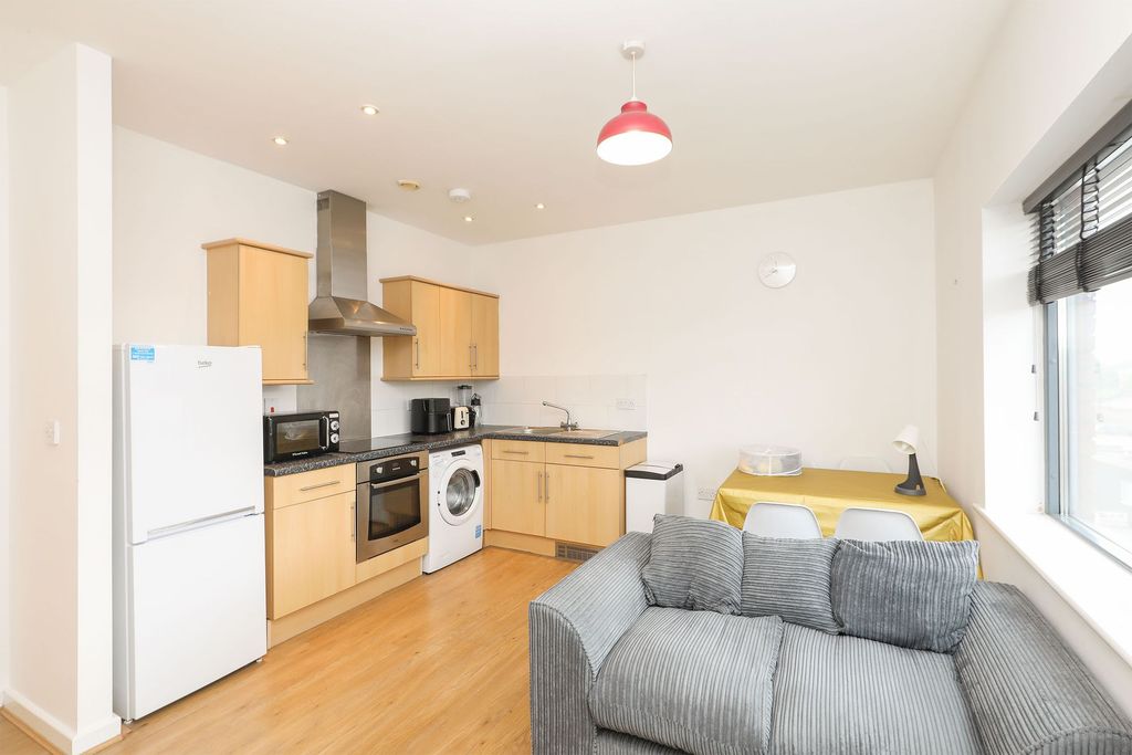Property photo 2 of 12