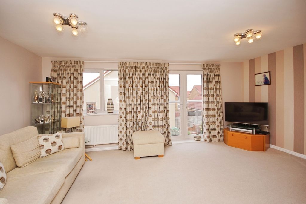 Property photo 2 of 17 Photo