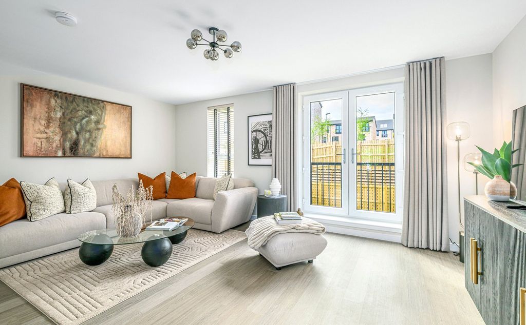 Property photo 3 of 17 Lounge