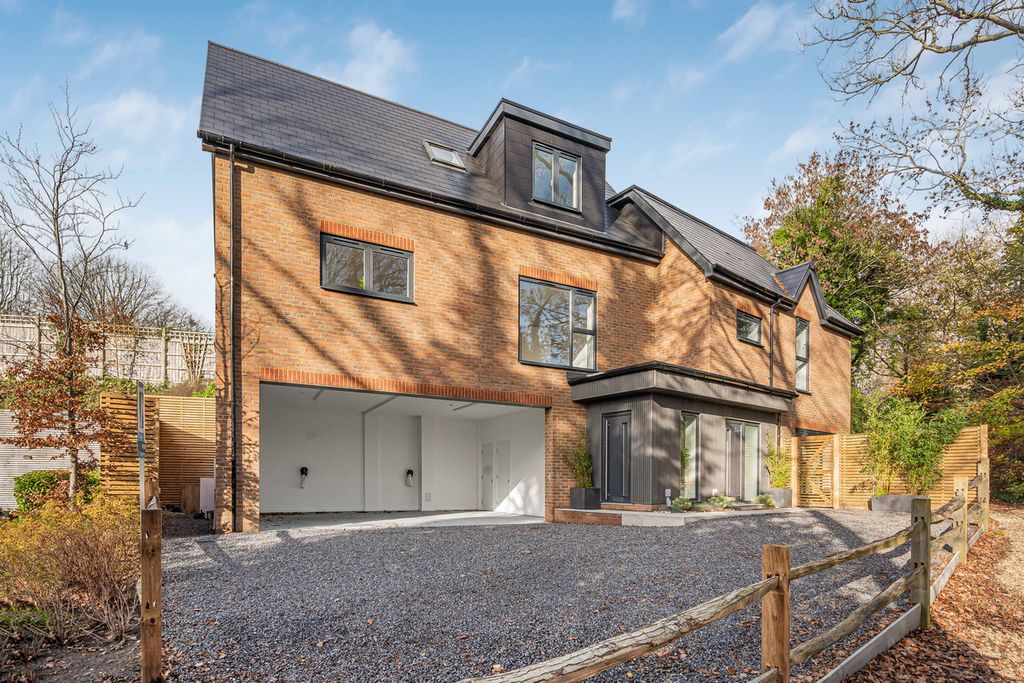 Property photo 1 of 24