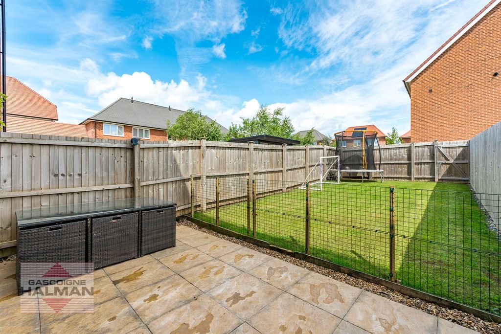 Property photo 3 of 28 Rear Garden