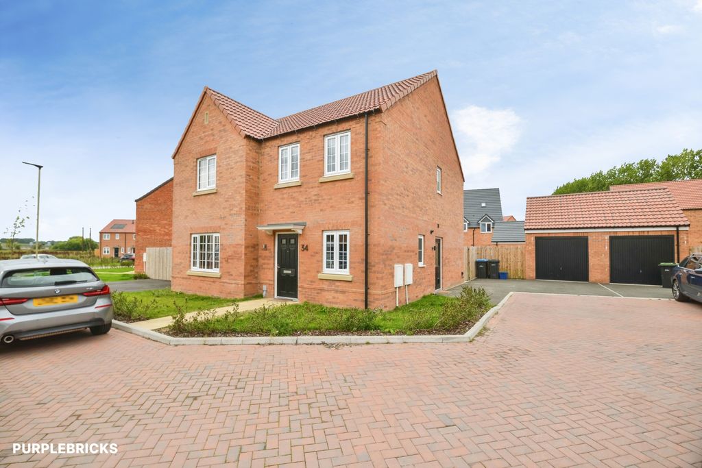 Property photo 2 of 27