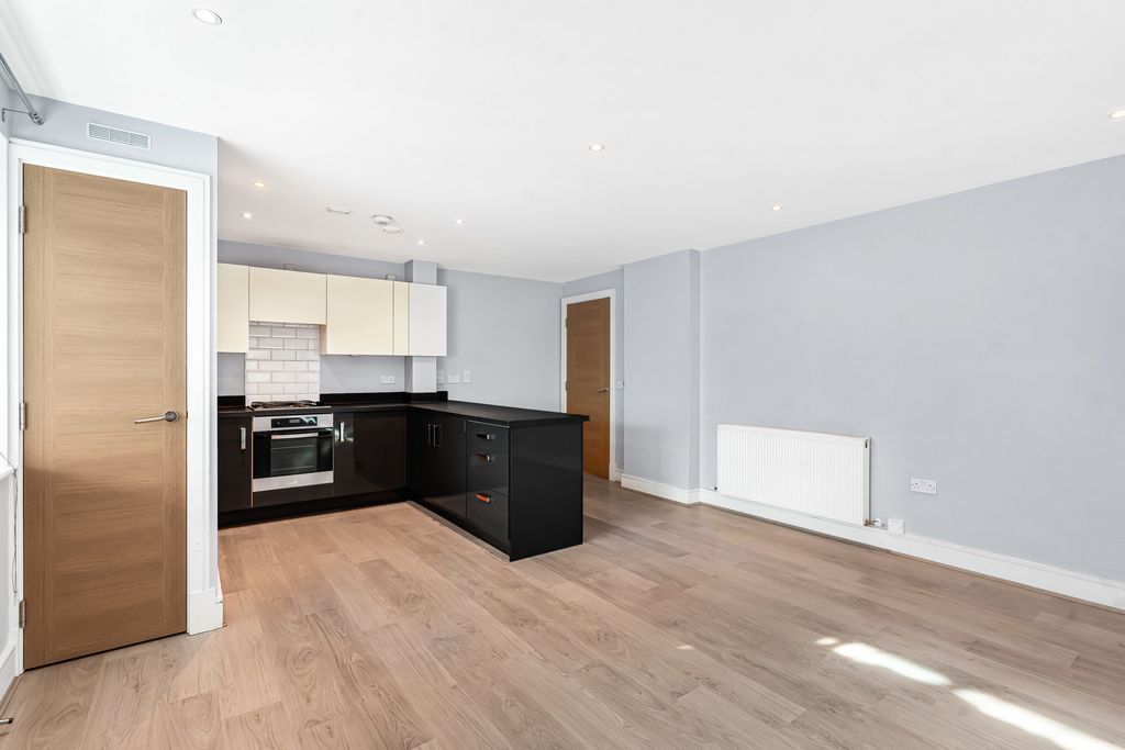 Property photo 1 of 9 Reception/Kitchen