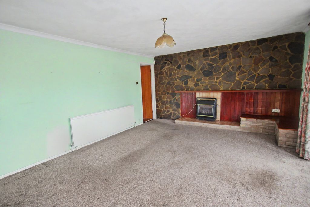 Property photo 3 of 25