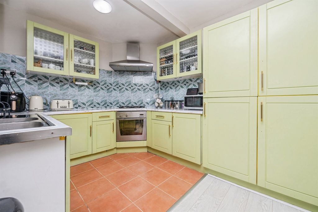 Property photo 3 of 20