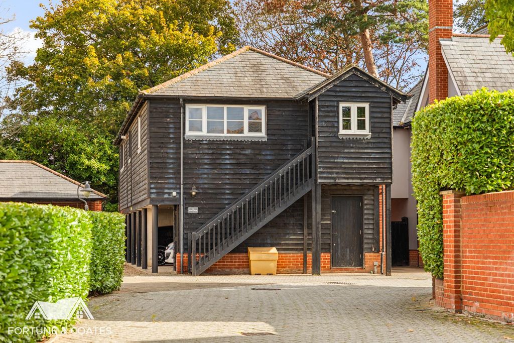 Property photo 1 of 19 Mulberrygardens_20.Jpg