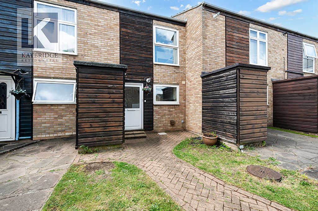 Property photo 1 of 12 Edwards Close, Worcester Park - Kt4 8Pe