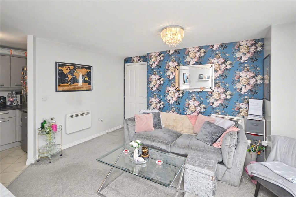 Property photo 3 of 10 Picture 3