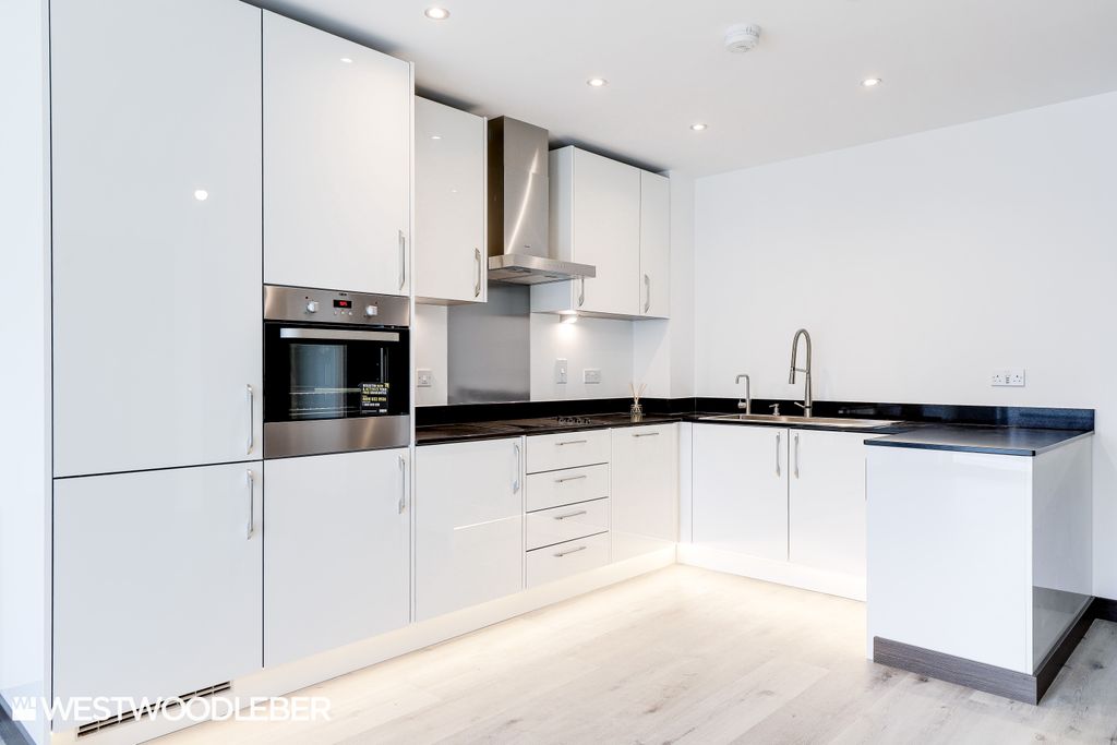 Property photo 3 of 25