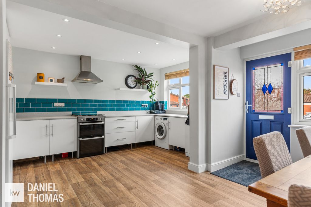 Property photo 2 of 29